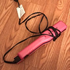 straightener barely used, GREAT FOR THICK HAIR